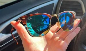 Sunglasses thumbnail 1