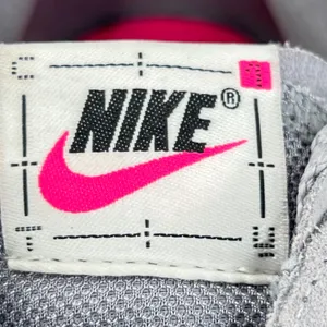 Nike Waffle Debut Wolf Grey Hyper Pink Sneakers FZ3863-005 Womens 10 thumbnail 11