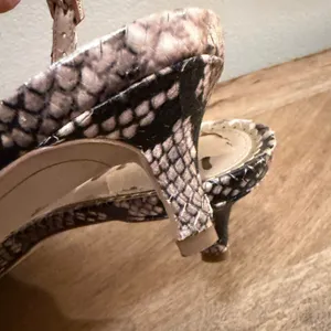 Sam Edelman Black Tan Snakeskin‎ Slingback Kitten Heel Pumps 7.5 *flaw thumbnail 8