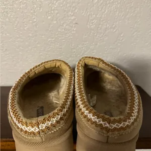 Falls Creek Cream Fuzzy Slippers thumbnail 5