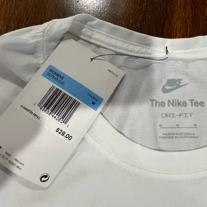 The Nike Tee Women's - Dry Fit - Long Sleeve - Size‎ M - NEW With Tags. thumbnail 8