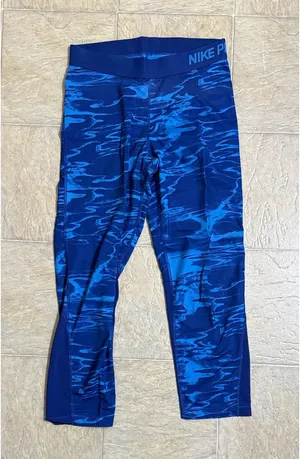 Nike Capri Leggings thumbnail 1