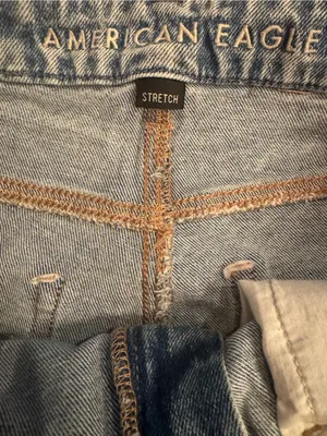 American Eagle Curvy 90s Straight Distressed Jeans - Women's Size 8 thumbnail 4