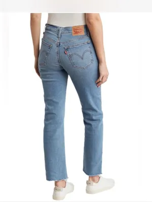 Levi’s wedgie straight Jeans with Distressed Knee size 28/28. thumbnail 2