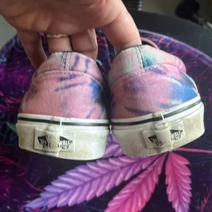 Vans Women's Tie-Dye Slip-On Shoes skeleton holding rose GUC needs cleaning thumbnail 5
