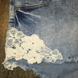 Mossimo High Rise Lace Raw Hem Boho Denim Shorts Size 10/30 thumbnail 4
