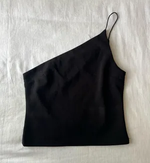 Princess Polly Black One-Shoulder Top thumbnail 1