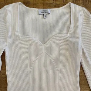 & Other‎ Stories Sweetheart Neckline Fitted Ribbed Knit Sweater M White thumbnail 4