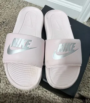 Pink Nike Slides thumbnail 1