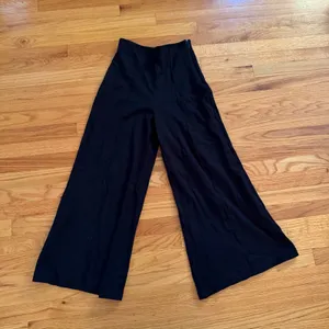 Quince Ultra-Stretch Ponte Wide Leg Pants Size M Black High Rise Trousers thumbnail 1