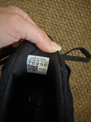 Black Adidas Ultraboost Women’s thumbnail 5