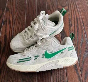 Nike Sneakers thumbnail 1