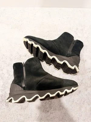 Sorel Kinetic Short Black Suede Faux Fur Lined Ankle Boots NL3128-010 Womens 6.5 thumbnail 3