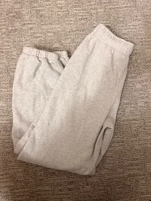 Lululemon Oversized Scuba Joggers thumbnail 3