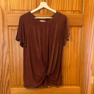 Altar'd State Size Medium Maroon Twist Front Top thumbnail 3