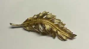 Signed Coro 1961 Leaf Vintage Gold Tone Brooch / Pin thumbnail 2