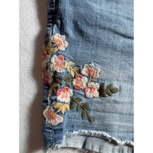 Torrid Denim Womens 18 Floral Embroidered Raw Hem Light Wash Jean Shorts Blue thumbnail 6
