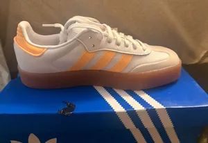 Adidas Sambae J’s White w/ Orange Size 7Women thumbnail 1