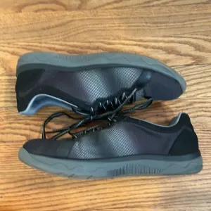 Clarks Cloudstepper Lace Up‎ Ombre Sneakers size 8M Black thumbnail 4