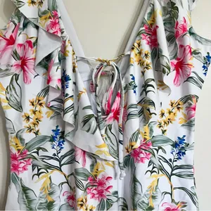 One Piece‎ Floral Swimsuit V-Neck Ruffle Tie Back Size Large NWT thumbnail 4