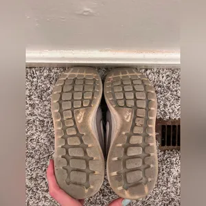 Nike Roshe Grey Sneakers Grey Women's 6.5 thumbnail 5
