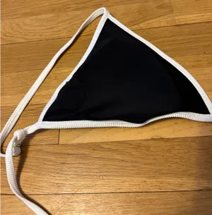 Abercrombie & Fitch Triangle Bikini Top thumbnail 4