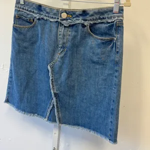 Loft Denim Mini Skirt Medium Wash Raw Frayed Hem 100% Cotton 465904 Size 12 thumbnail 2