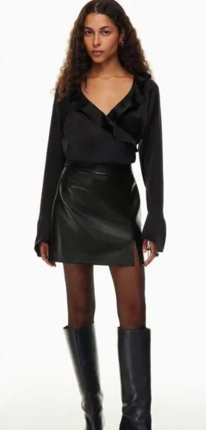 Aritzia Wilfred Patio Faux Leather Skirt Size 8 thumbnail 1