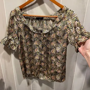 Cute J. Crew silky ruffle puff sleeve scoop neck blouse classic modern preppy thumbnail 7
