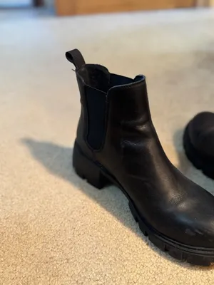 Steve Madden Leather Chelsea Boots thumbnail 6