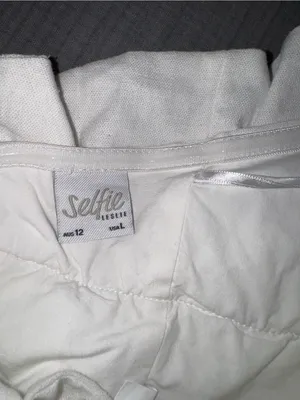 Selfie Leslie Off-Shoulder Ruffle Crop Top in Cream thumbnail 8