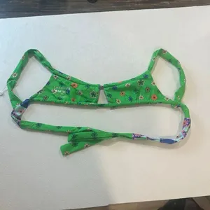 Frankies Bikinis x Browns Willow Top Medium Green Floral Tie Bikini NWT thumbnail 3