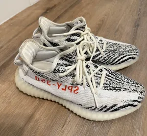 Adidas Zebra Yeezys thumbnail 2