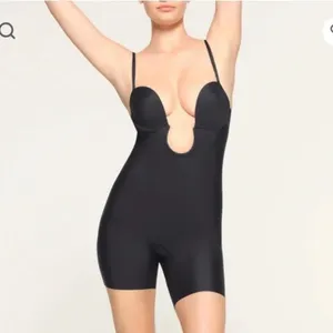Skims Deep Plunge Shapewear Mid Thigh Bodysuit Black NWT NEW Small Onyx thumbnail 3