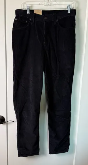 NWT Women's Levis High Waisted Mom Jean Black Corduroy Relaxed Tapered Fit 30x30 thumbnail 1