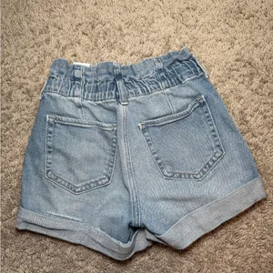 Hollister Ultra High Rise Denim Blue Women's Mom Shorts thumbnail 2