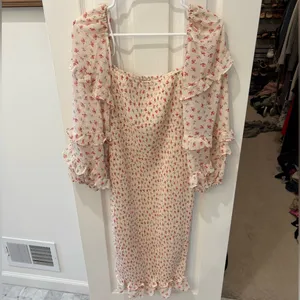 NWOT Petal & Pup Leia Floral Long Sleeve Dress thumbnail 3