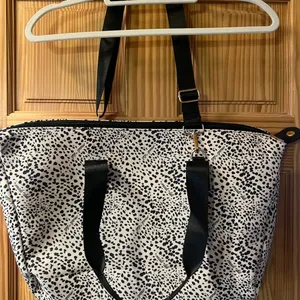 Mali & Lili Weekender Bag Animal Print Travel Bag Straps Black Cream thumbnail 6