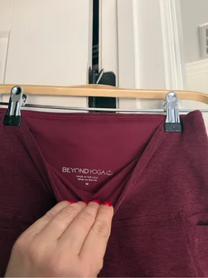 Beyond Yoga Spacedye midi Red Wine Leggings ankle Side Zipper thumbnail 2
