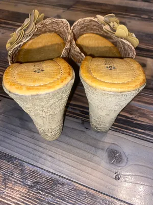 NIB Spring Step Beige Woven Slide Wedges with Flower Accent thumbnail 4