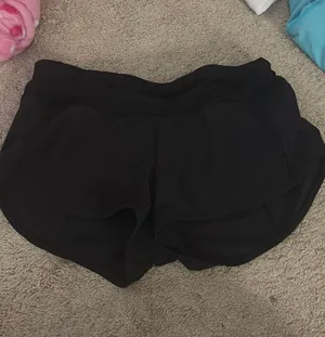 Lululemon Speed Shorts 2.5" Black thumbnail 1