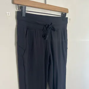 LULULEMON- Ready To Rulu Pant 29” Black Size 4 thumbnail 3