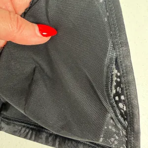 Victoria's Secret M Bralette Black Lace Racerback Front Clasp Scalloped Trim thumbnail 8