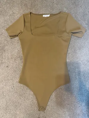 Good American Tan Square Neck Short Sleeve Thong Bodysuit Size 1 (S) thumbnail 1