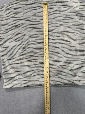 Hippie Rose Sweatshirt Size M Gray Zebra Print Fuzzy Fleece thumbnail 4
