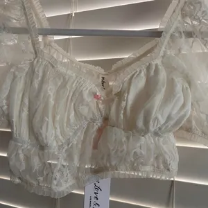 For-love-lemons Women's Cream and White Crop-top thumbnail 3