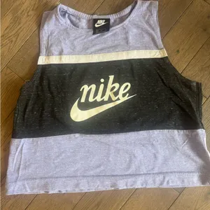 Nike Women's Black and Lavender Tank Top thumbnail 1