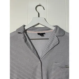 Tahari Womens M Pajama Set Gray White Stripe Button Front Top Pants 2 Piece thumbnail 3