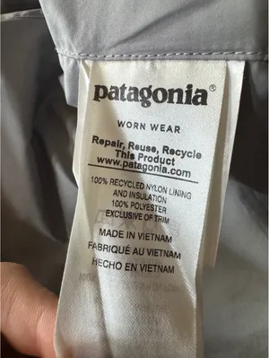 Patagonia Women's Quilted Puffer Coat in Dark Gray thumbnail 4
