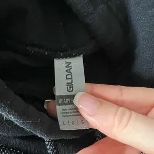 Gildan Men's Black Hoodie Sweater thumbnail 5